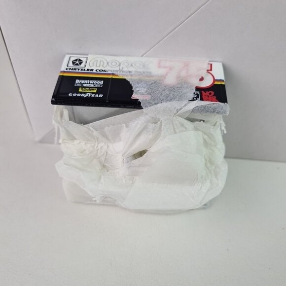 Action 1/24 Joey Saldana #75 Mopar 1996 Sprint Car Nascar Racing Diecast Rare - Picture 6 of 10